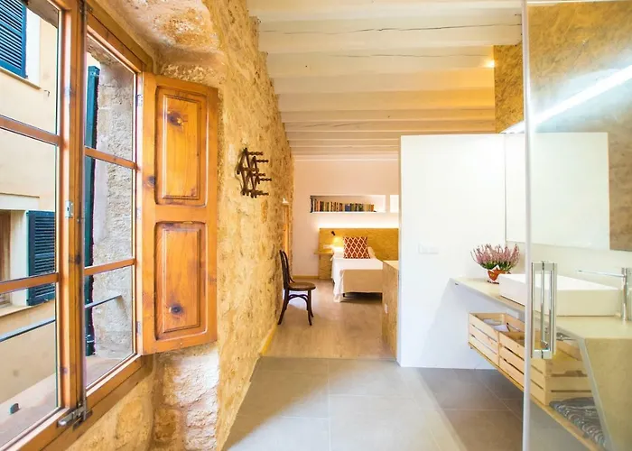 Vila Roja, design townhouse in Alcúdia